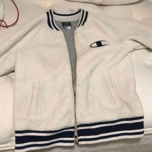 Champion fluffy sweater/jacket